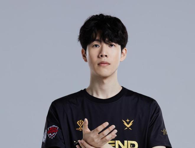 前有一个像 前有一个像