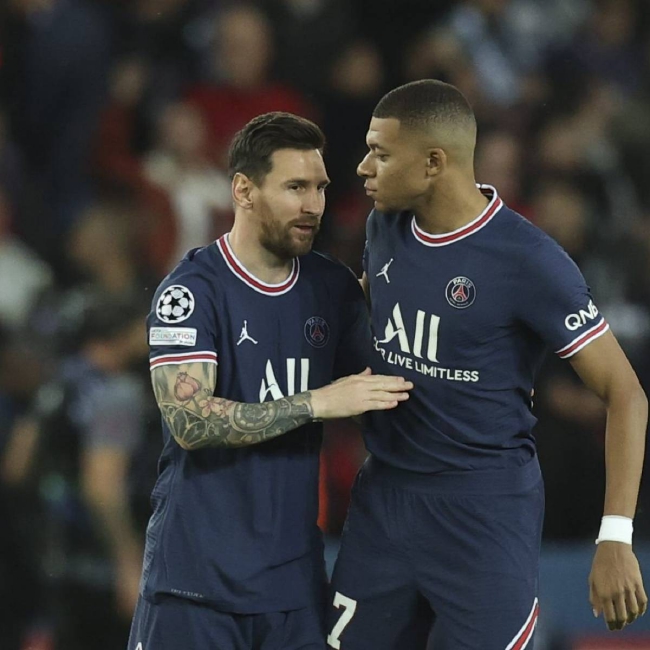 是这次队标 是这次队标